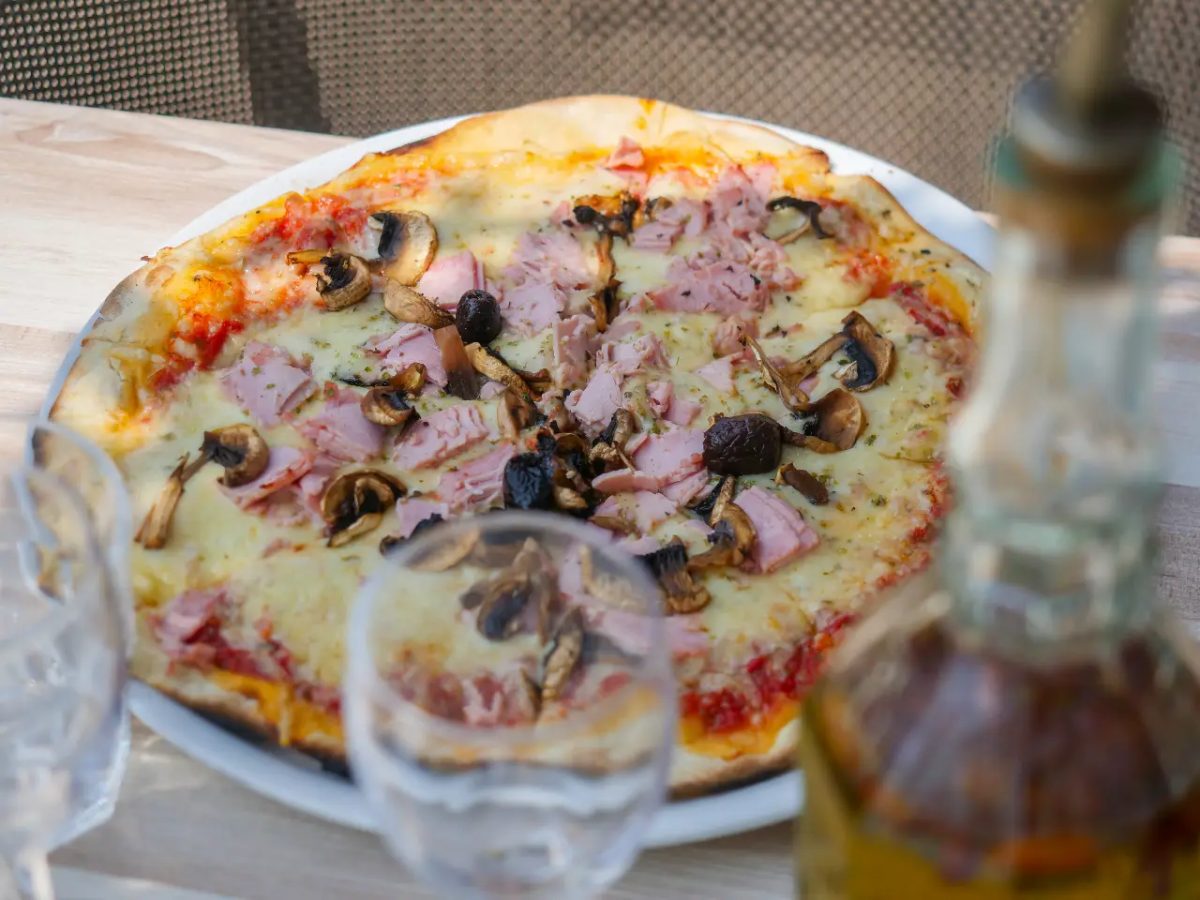 Pizza Royale au jambon et champignons